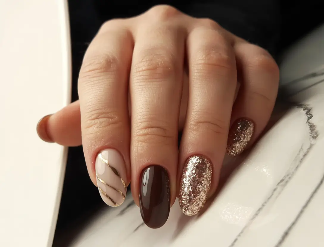 winter-nails-colors-Chocolate-Brown-Meets-Golden-Glitter