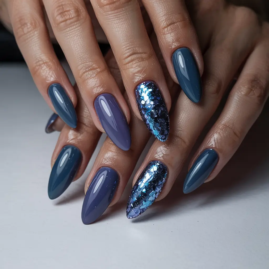winter-acrylic-nails-blue-Midnight-Glitter-Veil