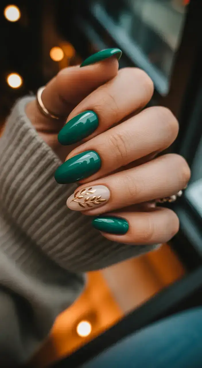 green christmas nails square Golden Leaf Accent