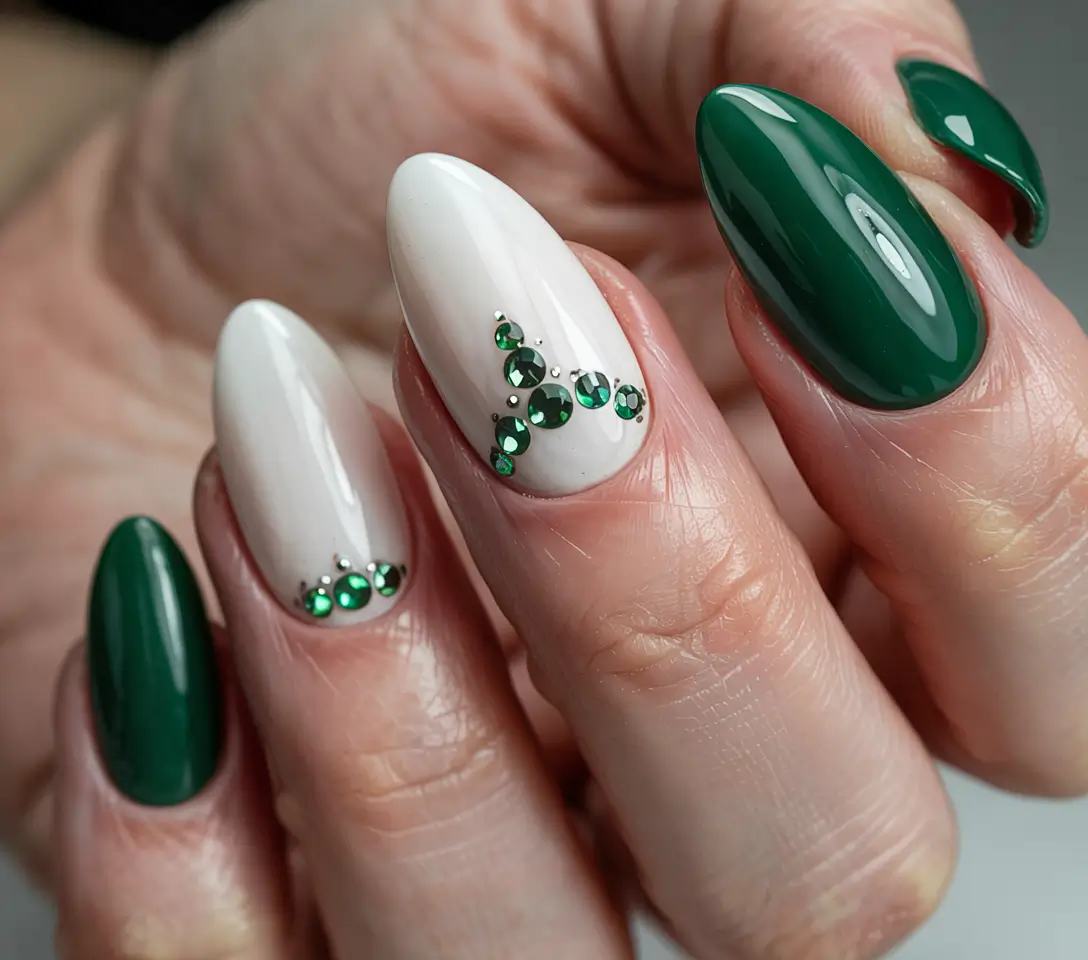 winter-nails-ideas-green-Emerald-Ice-Queen
