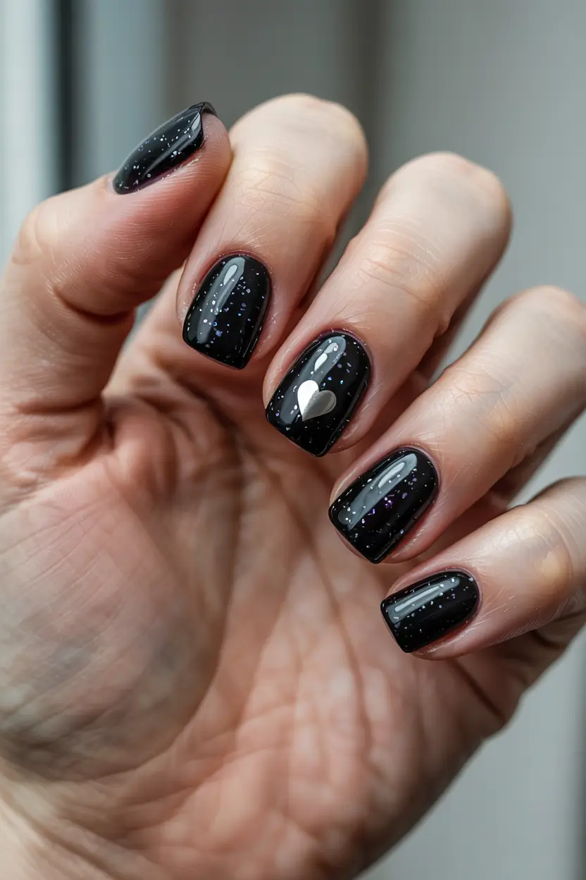 short nails 2026 Midnight Heart Sparkle Noir