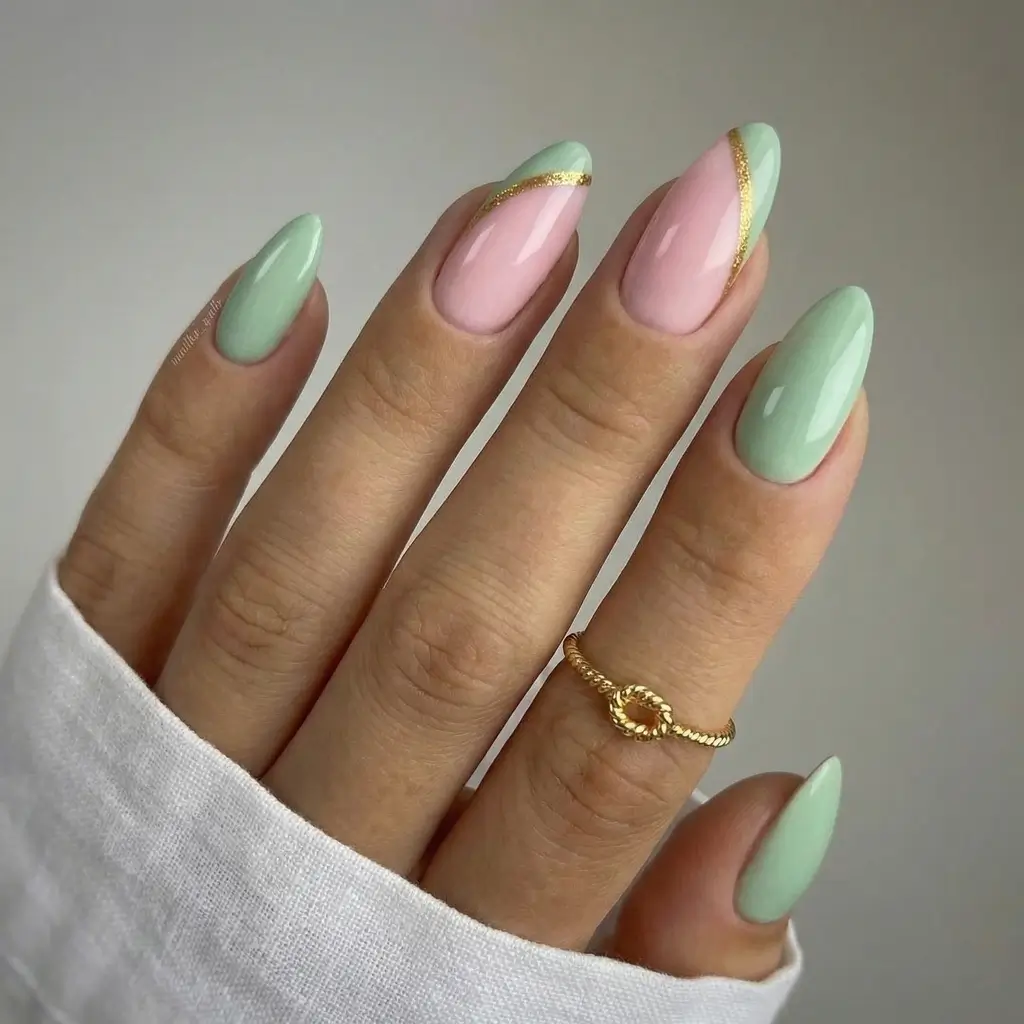 March Nails Color - Spring Ideas 2026 Mint and Baby Pink Split Design With a Touch of Gold