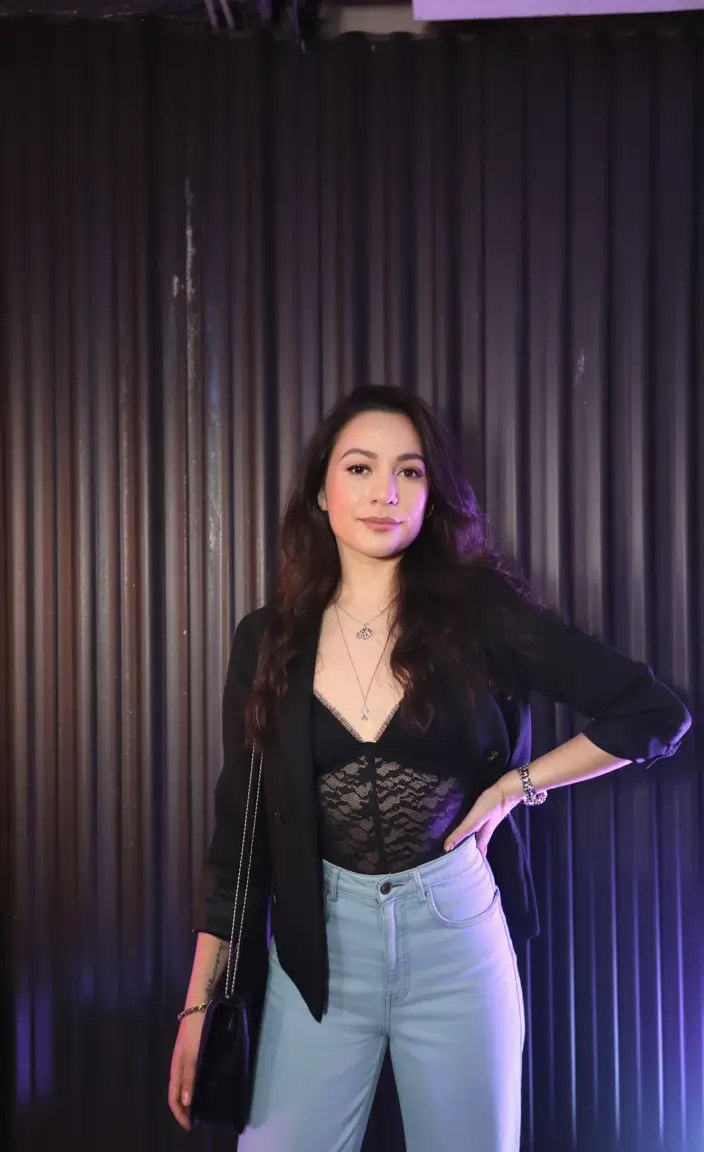 minimalist spring jeans outfit 2026 Black Blazer Confidence