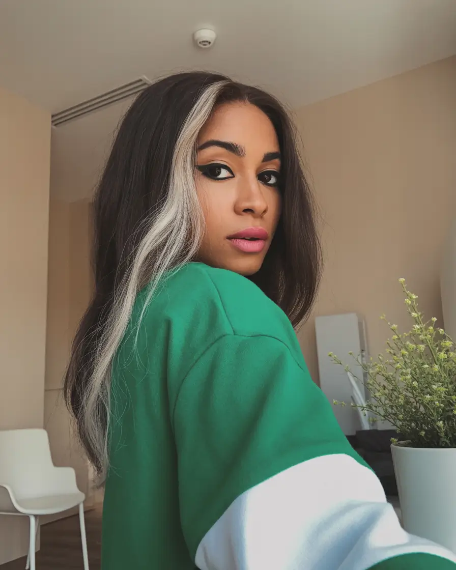 stylish spring hairstyle for black women 2026 Long Layered Waves with Bold Money Piece