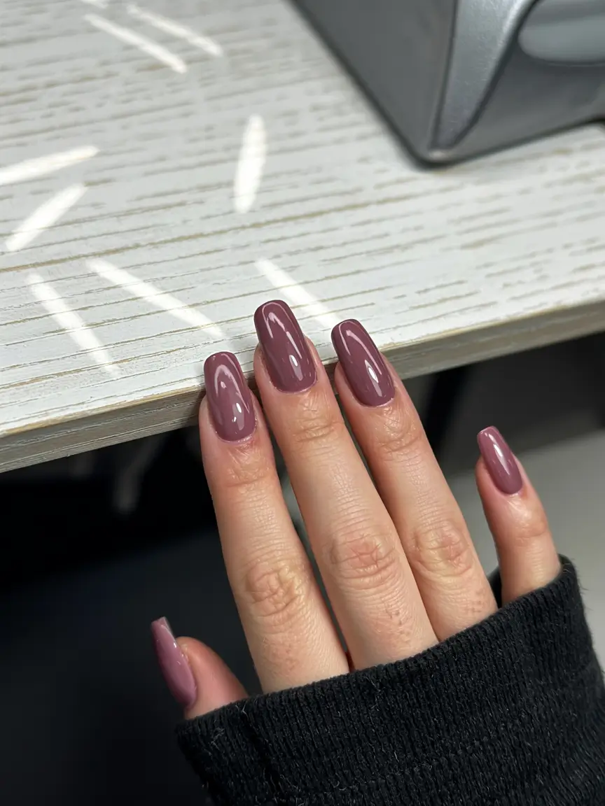best summer nail inspo 2026 mauve glossy nails