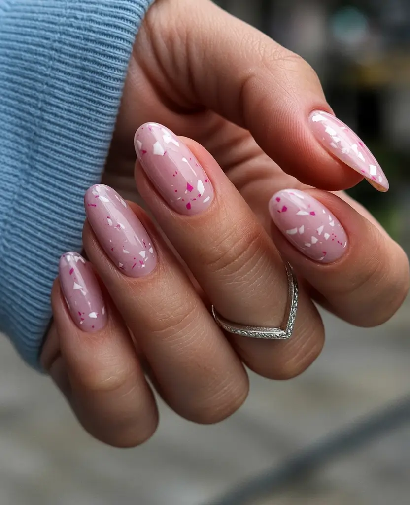 graduation nails ideas 2026 Soft Pink Confetti Nails for Cute Graduation Celebrations
