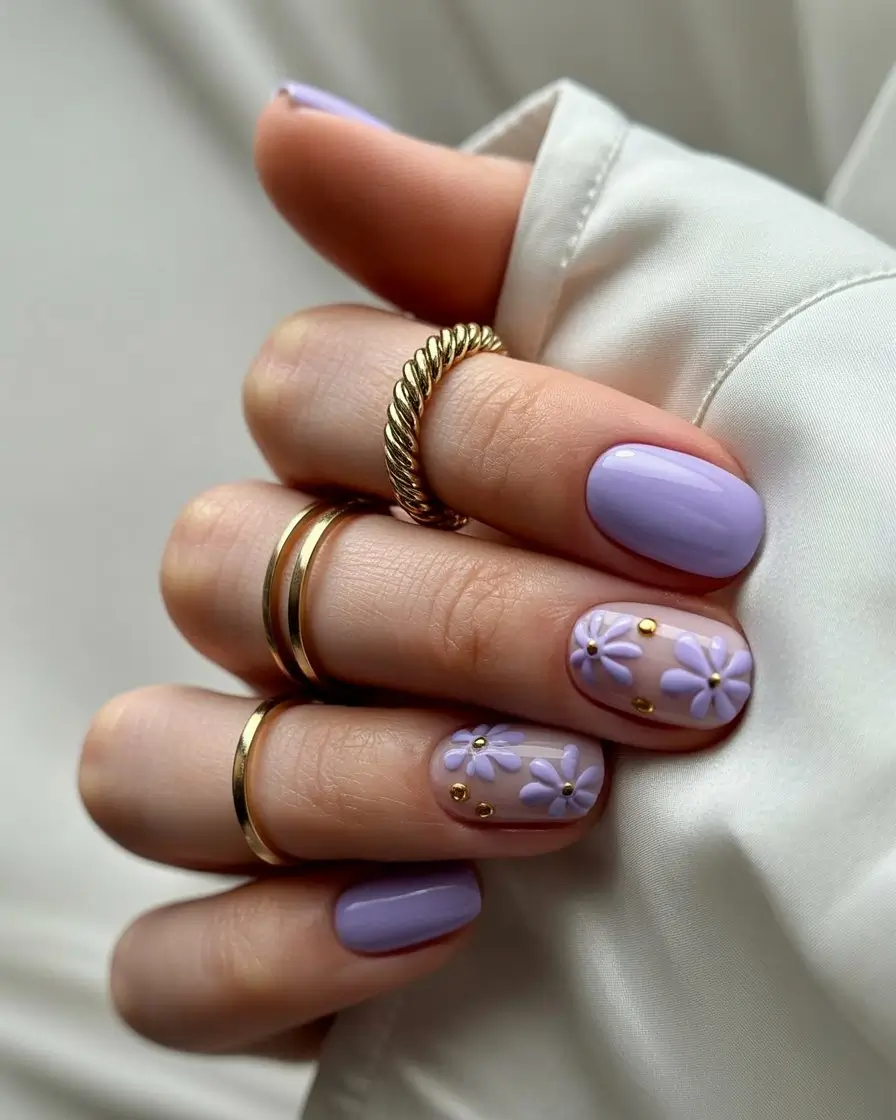 May Nails Ideas 2026 Lavender Floral Short Nails with Gold Details