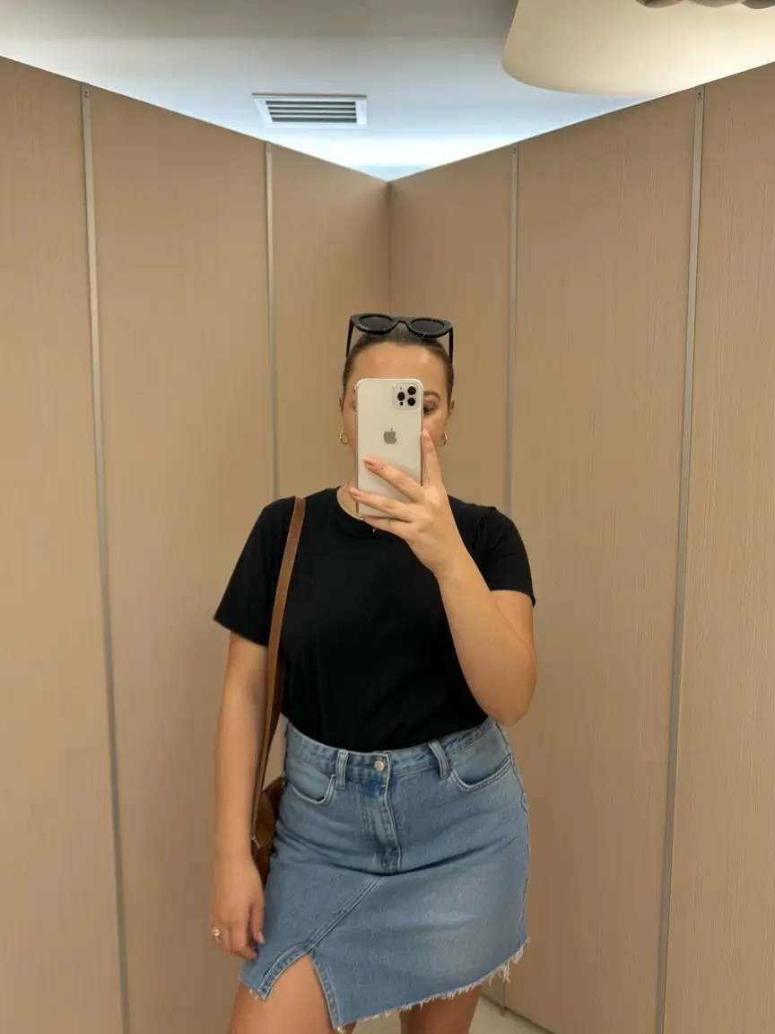 midsize outfits for women summer 2026 Denim simplicity with a subtle night twist