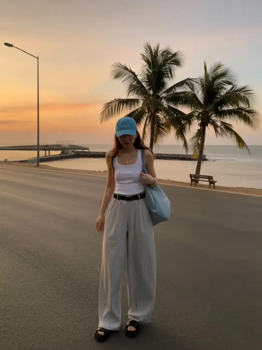 Summer Beach Outfit For Women 2026 Relaxed Tank and Tailored Pants for Sunset Walks