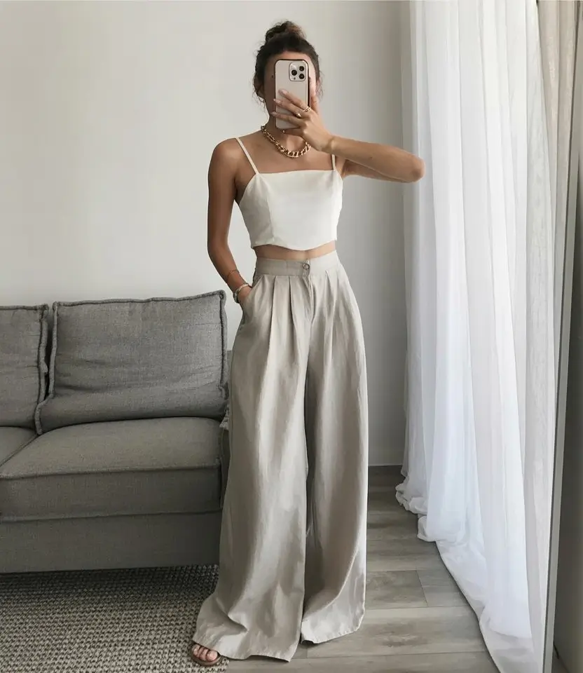 summer old money outfit for women 2026 Minimal crop and wide leg balance
