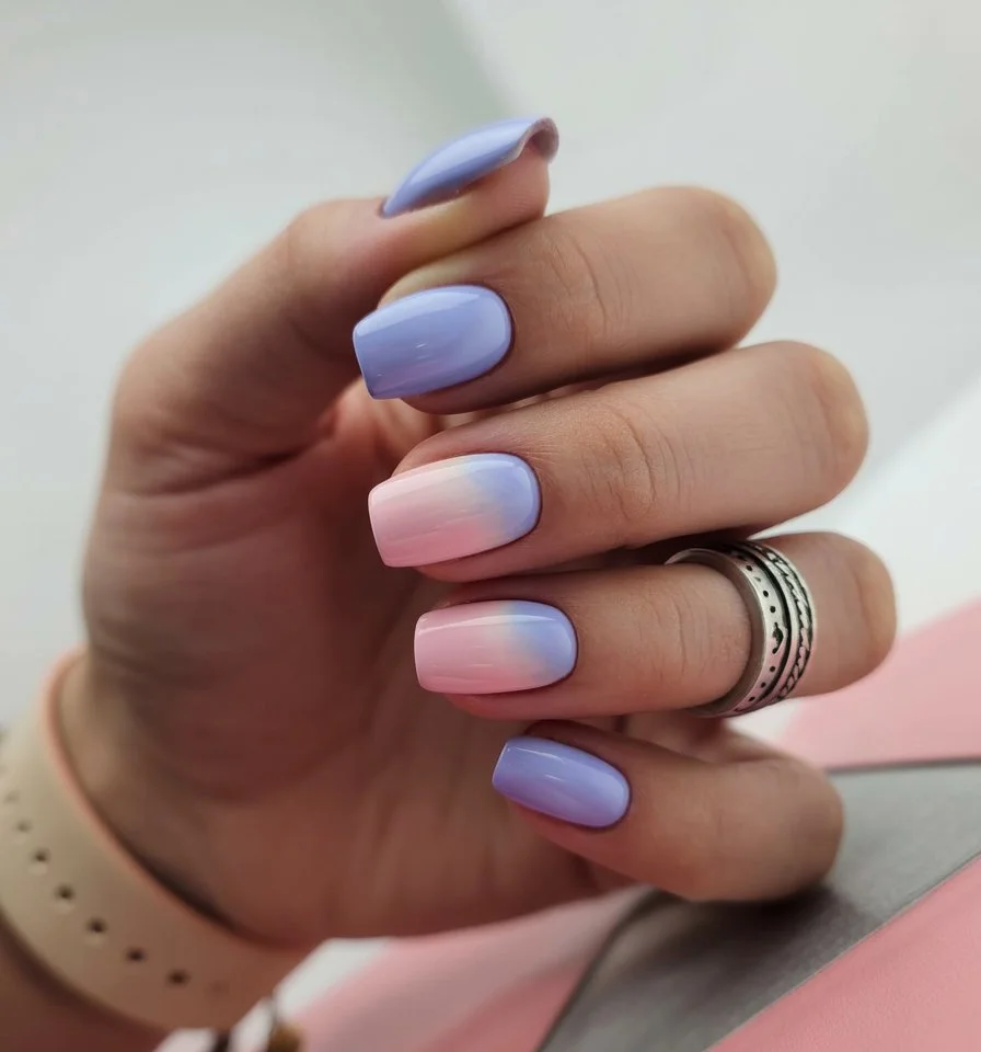 june nails 2026 Lavender Pink Ombre Glow Nails