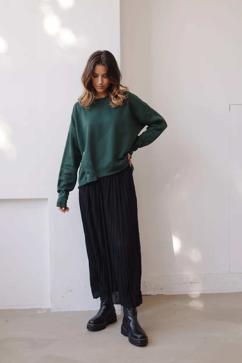 fall fashion trends for women 2026 Relaxed Knitwear With an Elegant Pleated Skirt