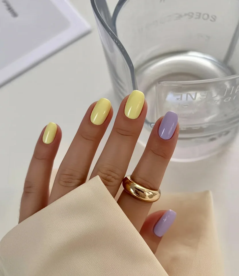 plain summer nails 2026 Pastel Lemon and Lavender for Soft Summer Mornings
