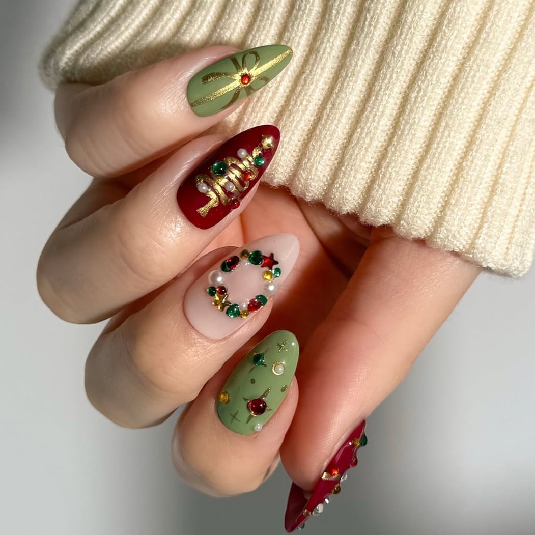 Medium Almond Christmas 3D Art Medium Almond Christmas 3D Art — 3D Nails Art Ideas