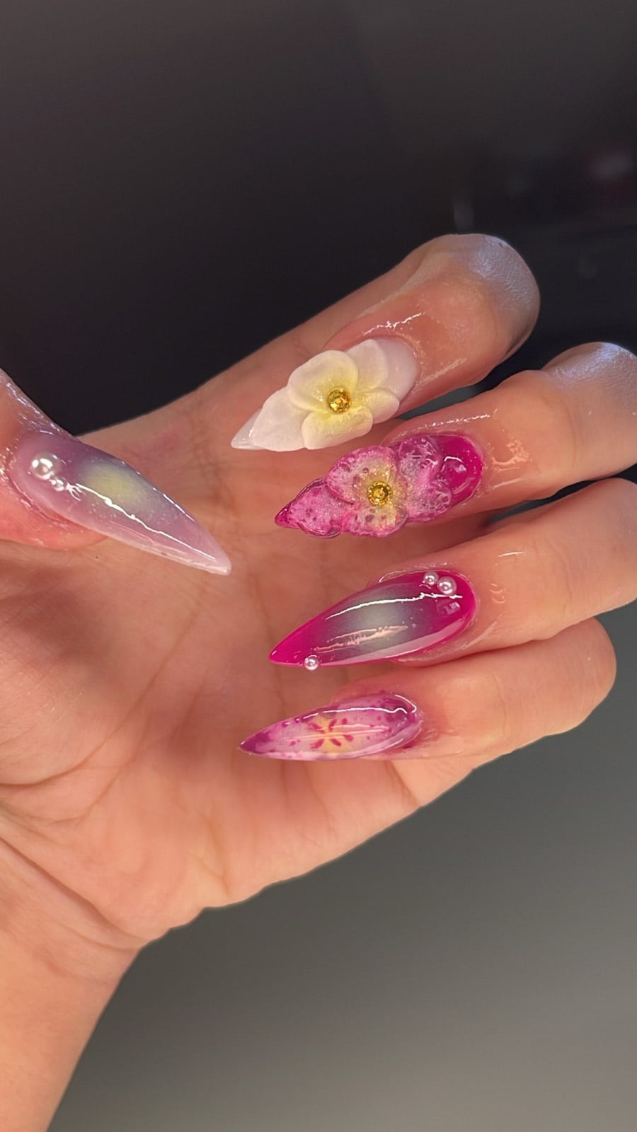 Long Stiletto Floral And Abstract 3D Art Long Stiletto Floral And Abstract 3D Art — 3D Nails Art Ideas