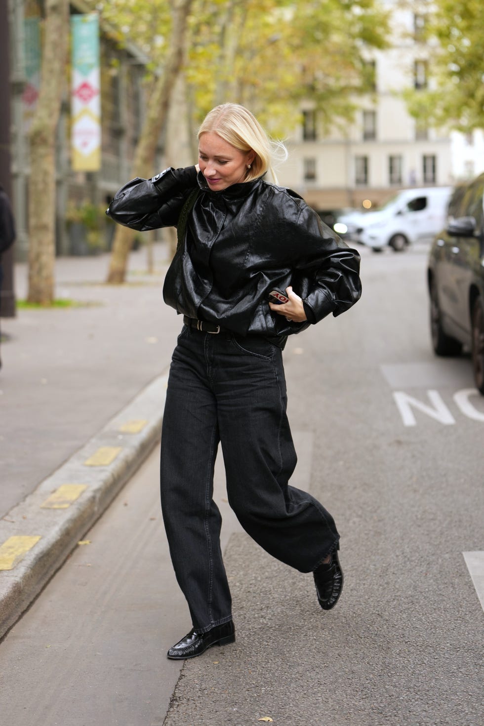 Monochromatic Black Look With Leather Bomber Jacket — Aesthetic Black Barrel Jeans Outfit