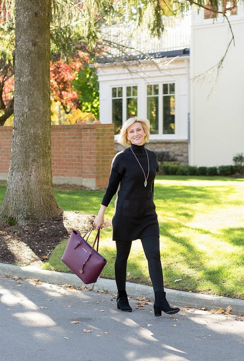 Tunic Dress Over Black Leggings Tunic Dress Over Black Leggings — Aesthetic Black Leggings Outfit