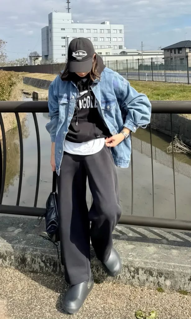 Sweatpants with Denim Jacket and Clogs — Aesthetic Black Sweatpants Outfit