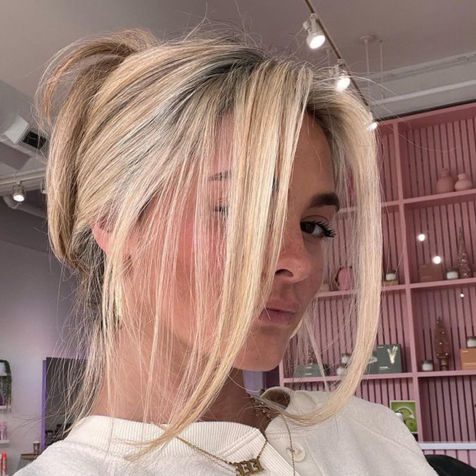 Ash Blonde Collarbone Cut With Fine Layers Ash Blonde Collarbone Cut With Fine Layers — Aesthetic Blonde Hair