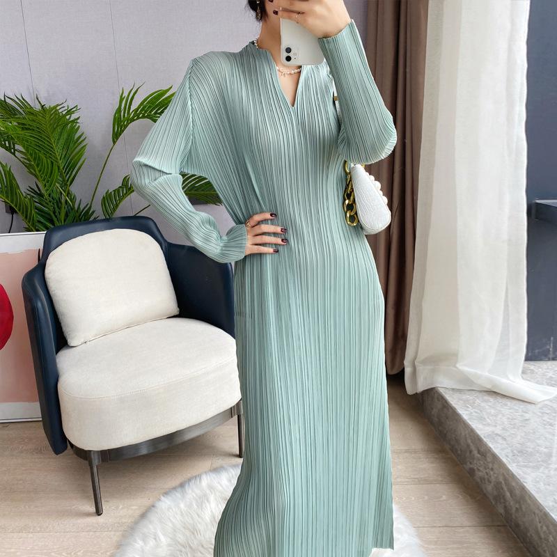 Pale Green Pleated Knit Midi Dress Pale Green Pleated Knit Midi Dress — Aesthetic Dress with Sleeves