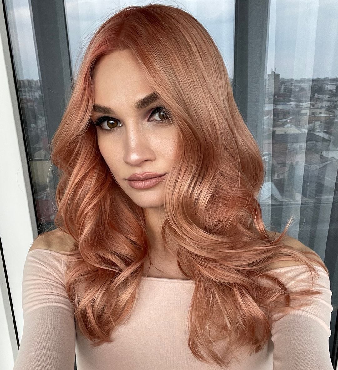 Mid-Back Peach Blonde With Rose Gold Tones Mid-Back Peach Blonde With Rose Gold Tones — Aesthetic Ginger Hair