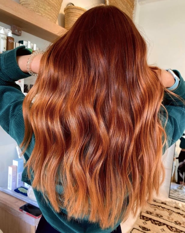 Mid-Back Copper Red Balayage With Auburn Roots Mid-Back Copper Red Balayage With Auburn Roots — Aesthetic Ginger Hair