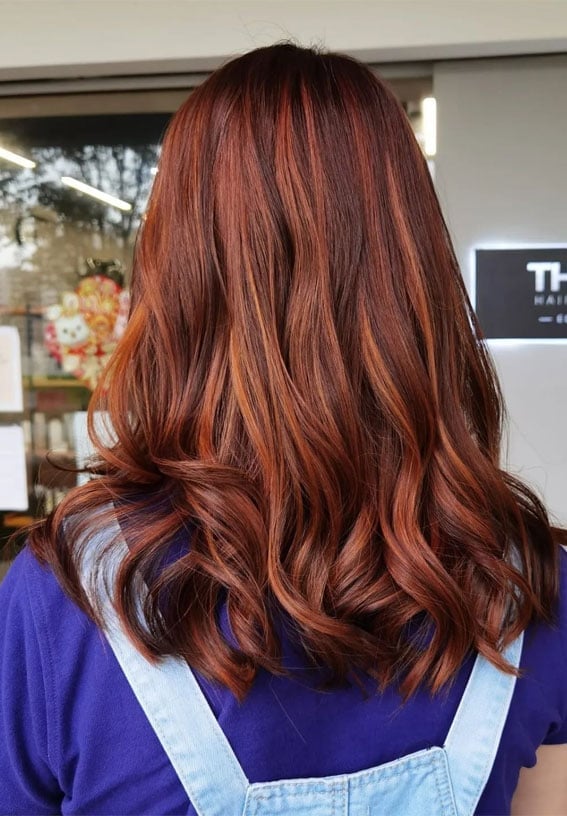 Collarbone Vibrant Auburn Waves Collarbone Vibrant Auburn Waves — Aesthetic Ginger Hair