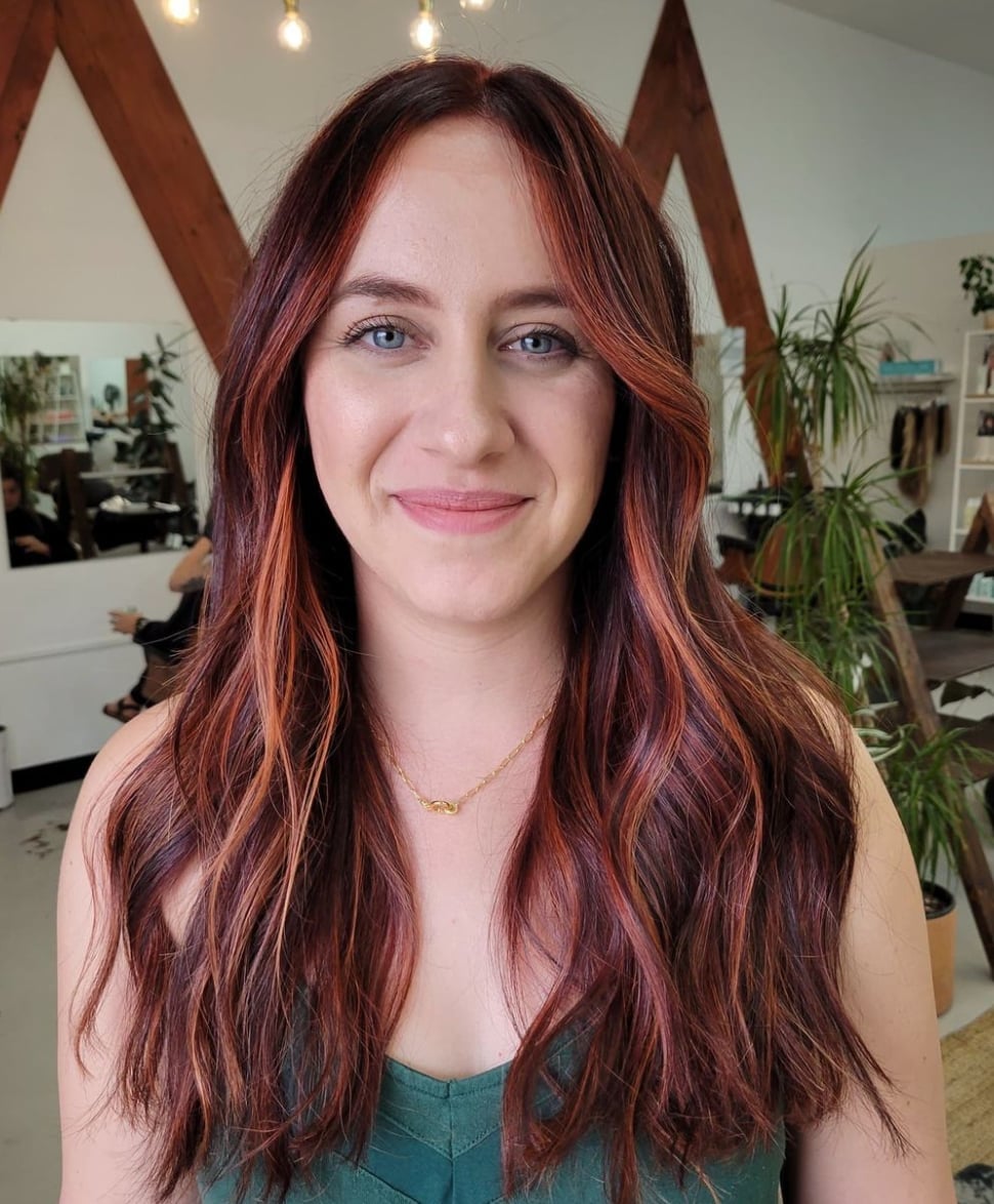 Mid-Back Cinnamon Red Balayage With Face-Framing Mid-Back Cinnamon Red Balayage With Face-Framing — Aesthetic Ginger Hair