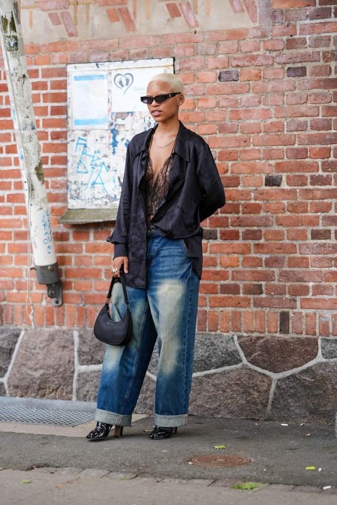 Baggy Blue Jeans With Lace Camisole And Open Shirt — Aesthetic Going Out Outfits Night