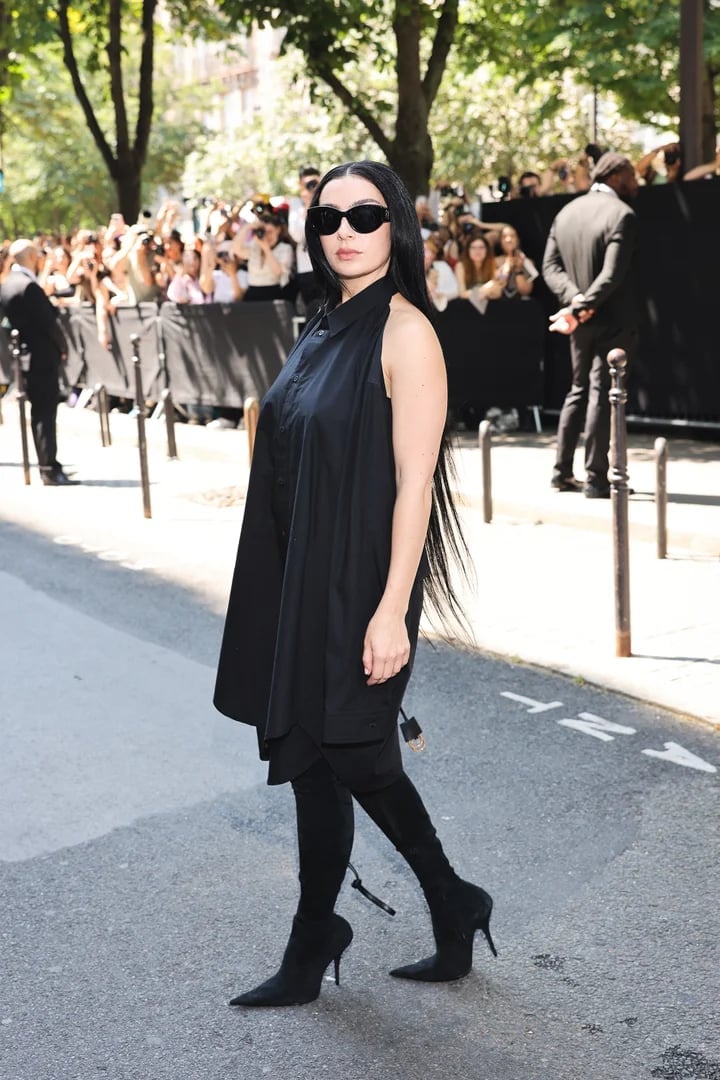 Black Oversized Shirt Dress Over Leggings — Aesthetic Going Out Outfits Night