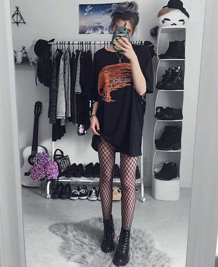 Oversized Graphic T-Shirt With Fishnet Stockings — Aesthetic Going Out Outfits Night