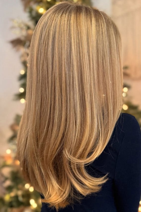 Mid-Back Straight Golden Blonde With Layered Ends — Aesthetic Golden Blonde Hair
