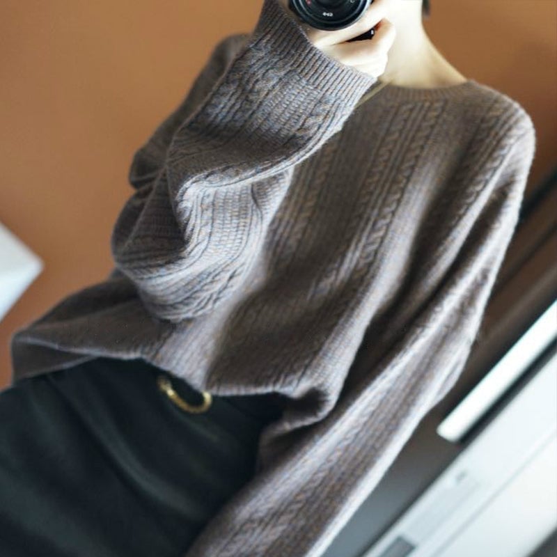 Relaxed Gray Cable Knit Sweater With Belt Relaxed Gray Cable Knit Sweater With Belt — Aesthetic Grey Sweater Outfit