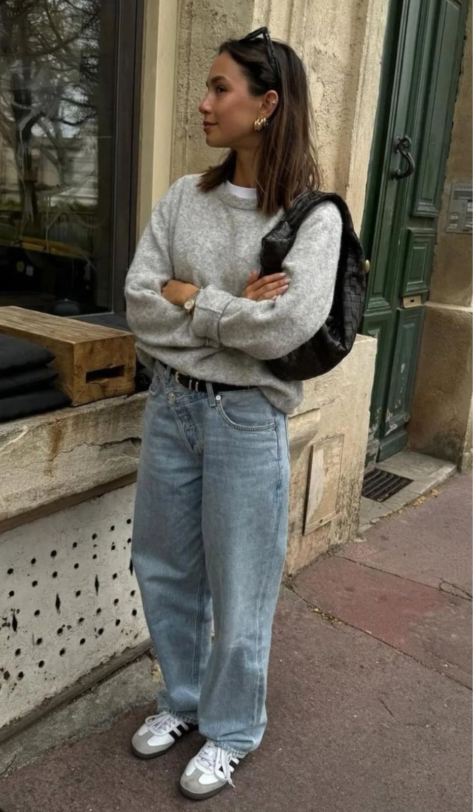 Relaxed Gray Crewneck With Oversized Jeans Relaxed Gray Crewneck With Oversized Jeans — Aesthetic Grey Sweater Outfit