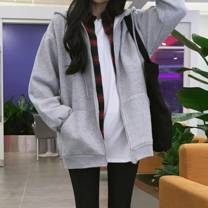 Light Gray Zip-Up Hoodie Over Plaid Shirt and Leggings Light Gray Zip-Up Hoodie Over Plaid Shirt and Leggings — Aesthetic Hoodie Outfits Women
