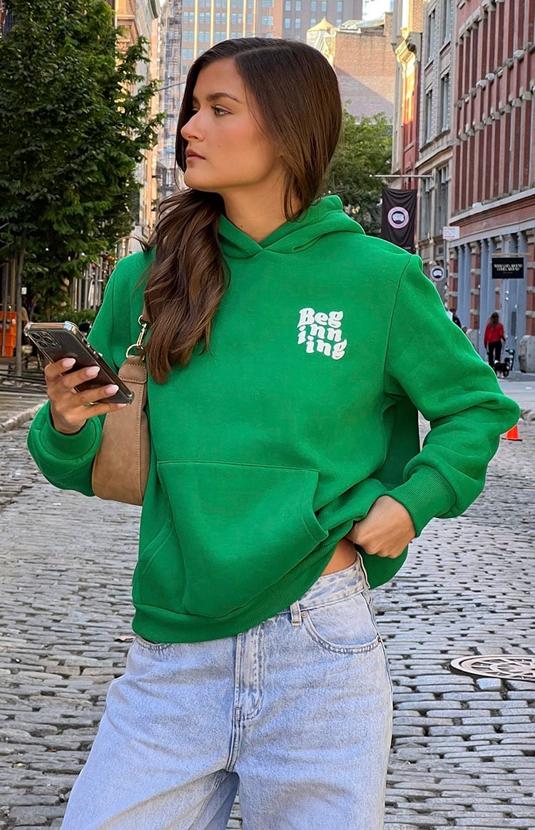 Bright Green Graphic Hoodie with Straight-Leg Jeans Bright Green Graphic Hoodie with Straight-Leg Jeans — Aesthetic Hoodie Outfits Women