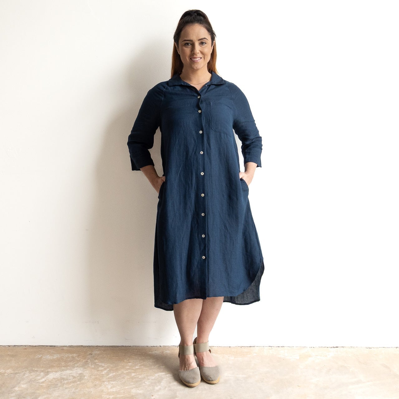Navy Blue Long Sleeve Linen Shirt Dress, Close-Up Take Navy Blue Long Sleeve Linen Shirt Dress, Close-Up Take — Aesthetic Linen Dress