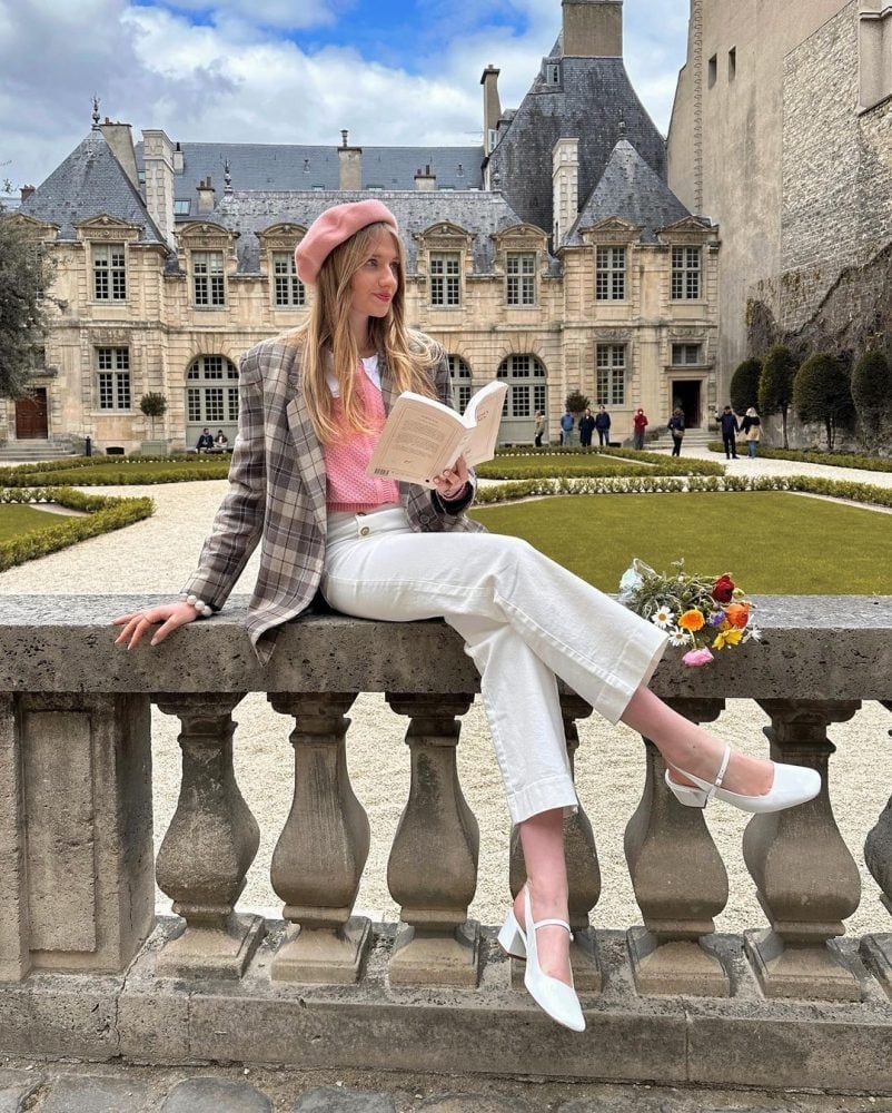 Casual Pink Sweater Mary Jane Ensemble Casual Pink Sweater Mary Jane Ensemble — Aesthetic Mary Janes Outfit