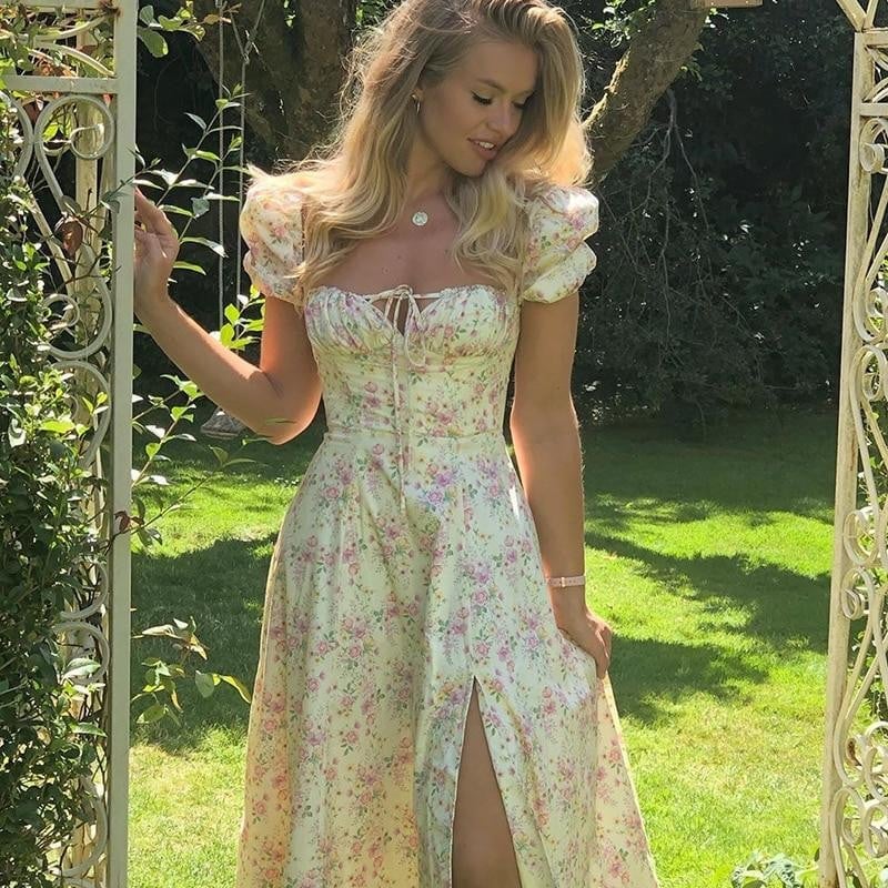 Cream Floral Print Sweetheart Neckline Midi Dress Cream Floral Print Sweetheart Neckline Midi Dress — Aesthetic Pastel Dress