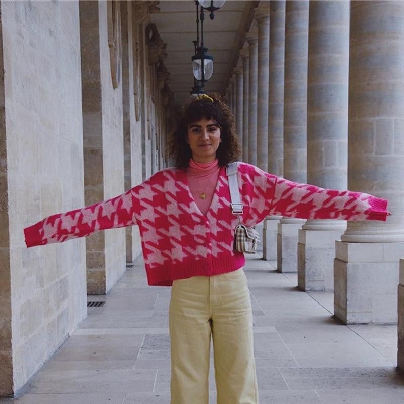 Oversized Pink Houndstooth Cardigan with Yellow Pants Oversized Pink Houndstooth Cardigan with Yellow Pants — Aesthetic Pink Cardigan Outfit