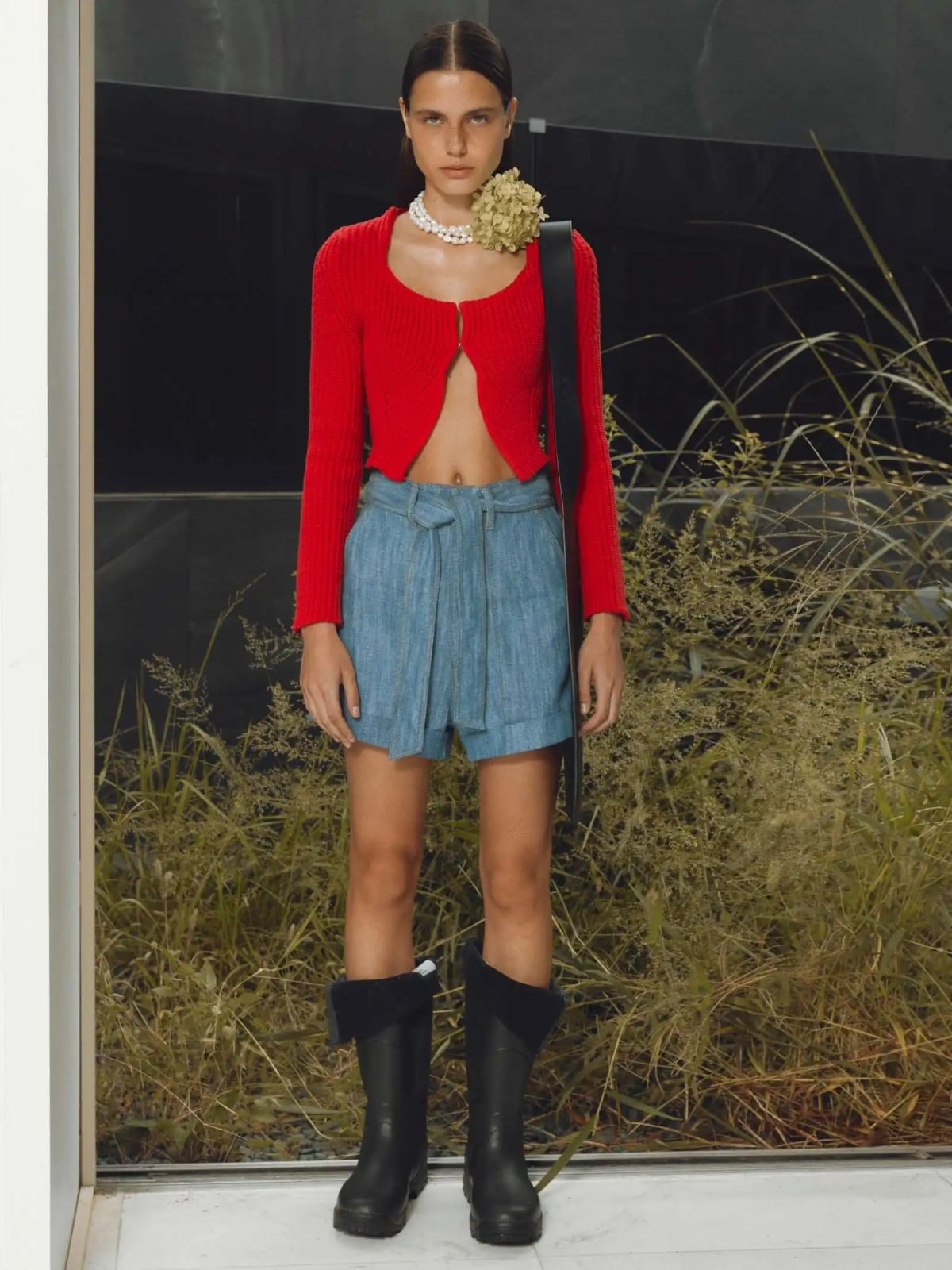 Cropped Red Ribbed Cardigan with Pearl Necklace and Shorts Cropped Red Ribbed Cardigan with Pearl Necklace and Shorts — Aesthetic Red Cardigan Outfit