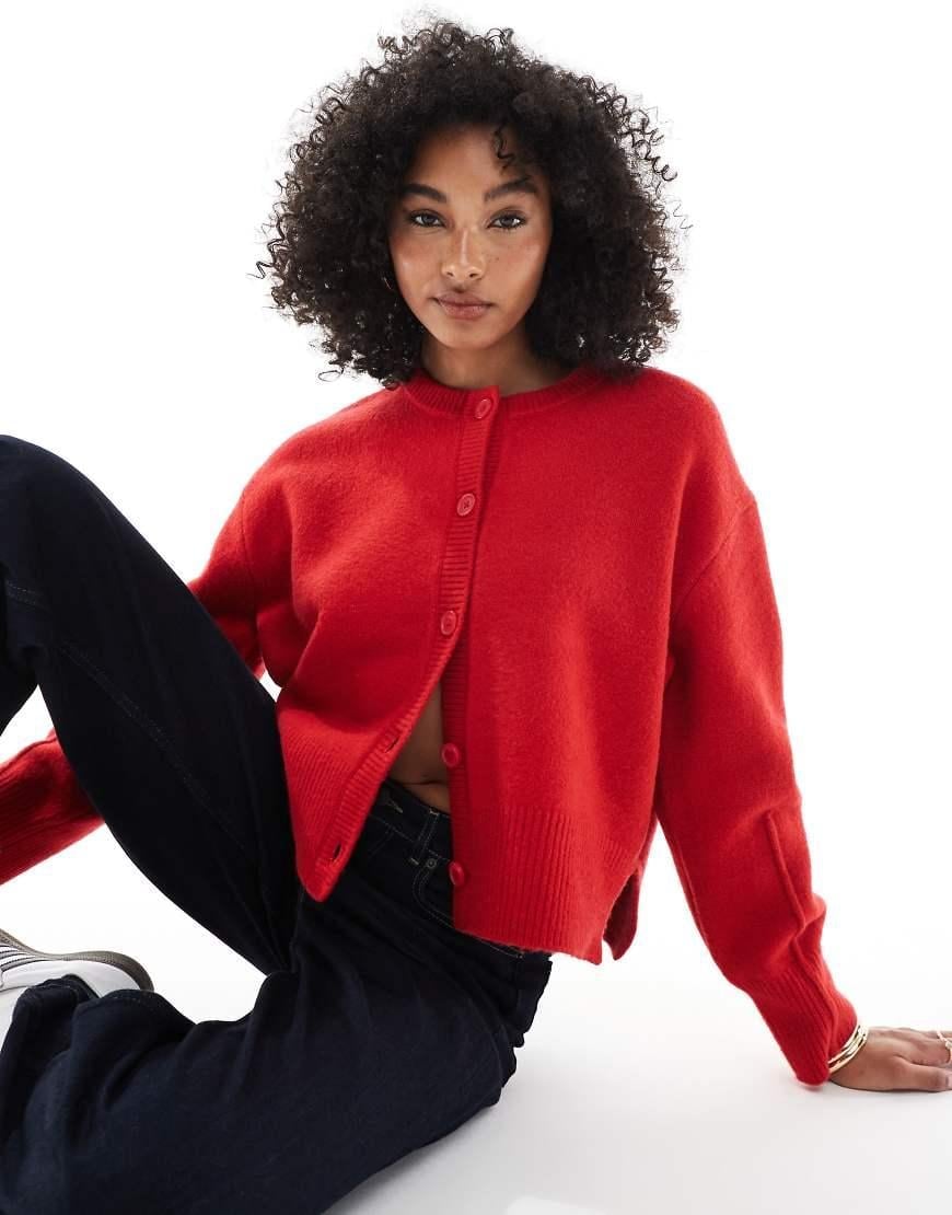 Oversized Red Knit Cardigan with Button-Up Front Oversized Red Knit Cardigan with Button-Up Front — Aesthetic Red Cardigan Outfit