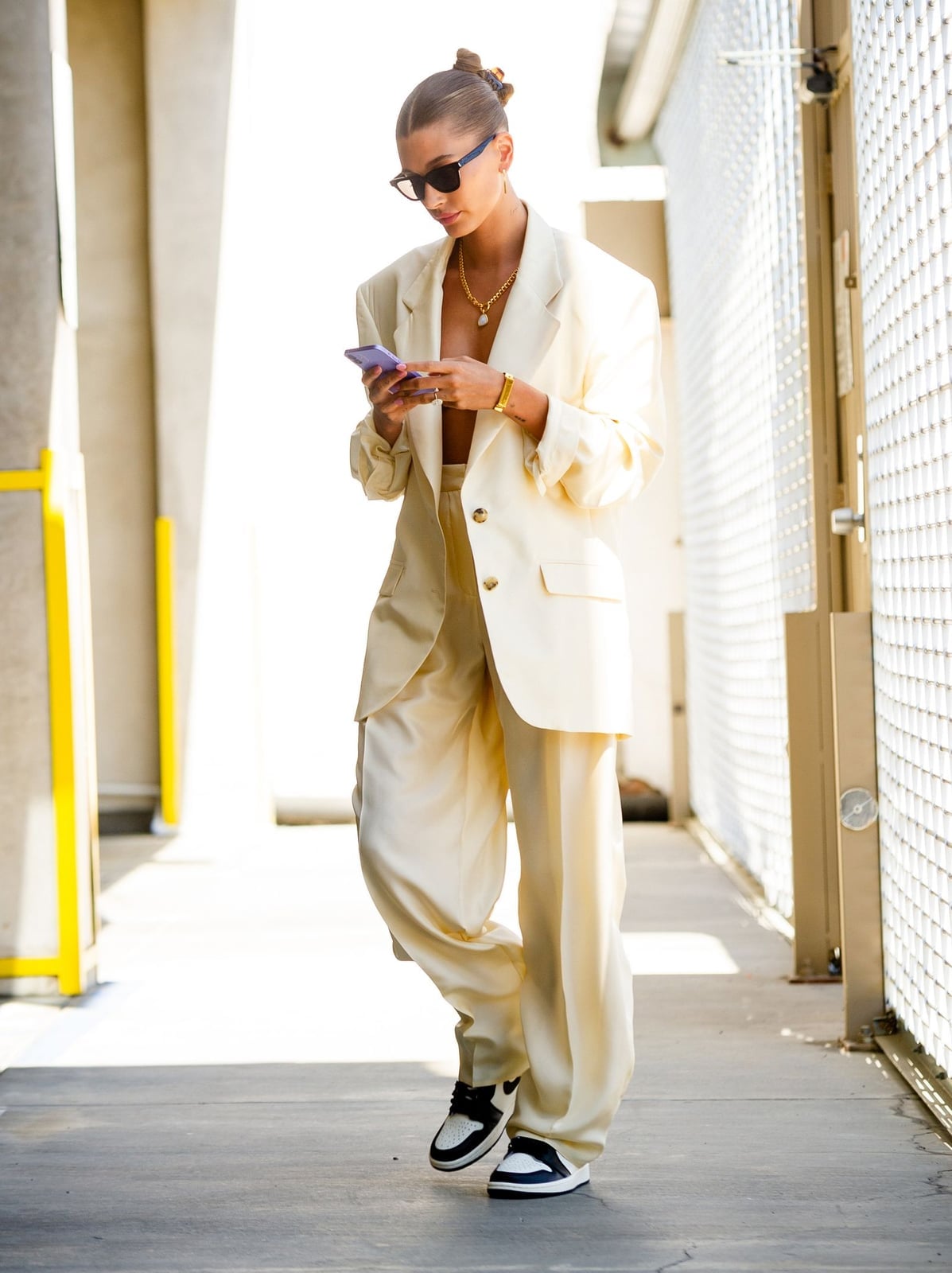 Oversized Cream Blazer with Wide-Leg Trousers Oversized Cream Blazer with Wide-Leg Trousers — Aesthetic Vegas Outfits