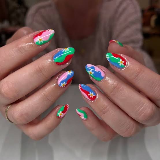 Medium Almond Nails with Abstract Wavy Lines and Daisies Medium Almond Nails with Abstract Wavy Lines and Daisies — Best Cute Almond Nails