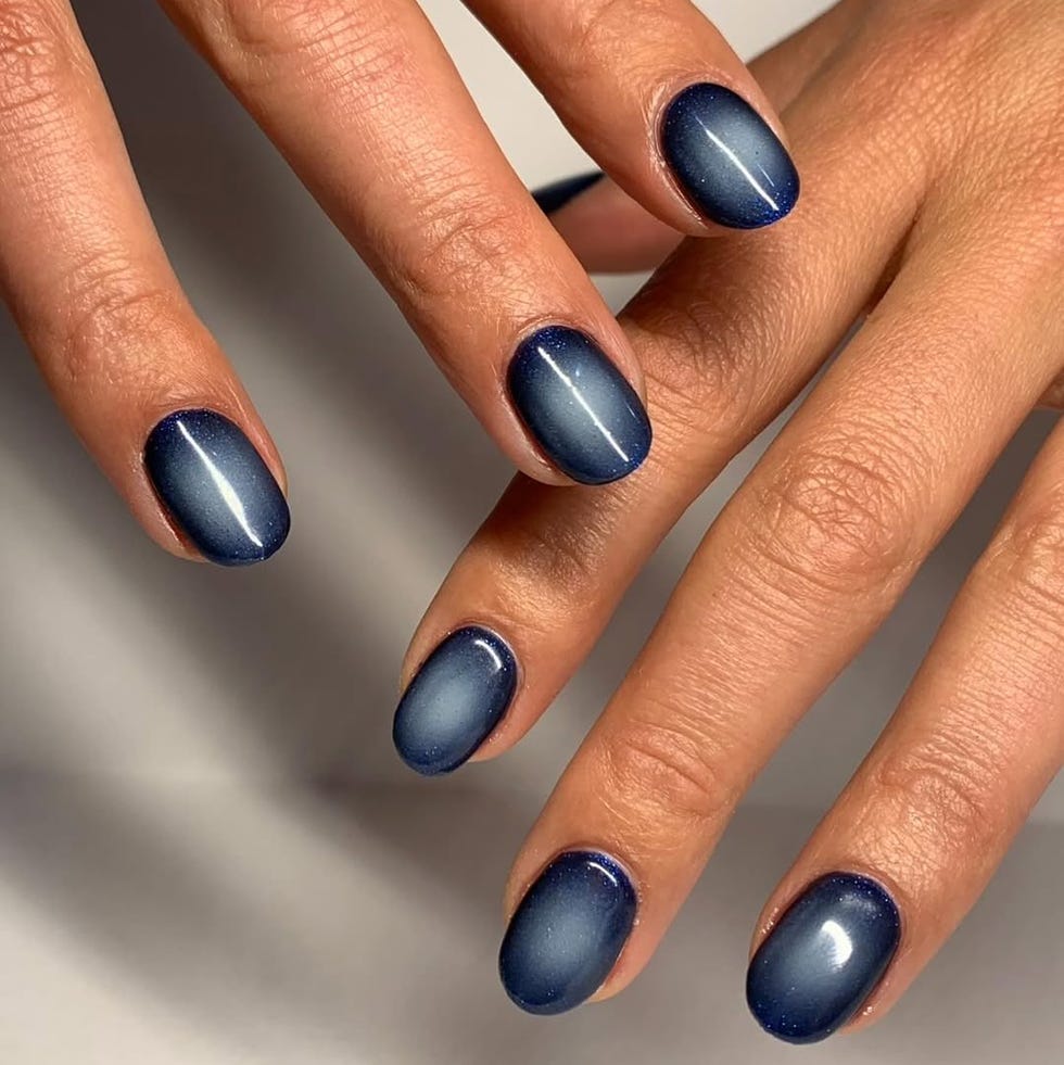 Deep Blue Cat-Eye Effect Short Oval Nails Deep Blue Cat-Eye Effect Short Oval Nails — Best Simple Short Nails