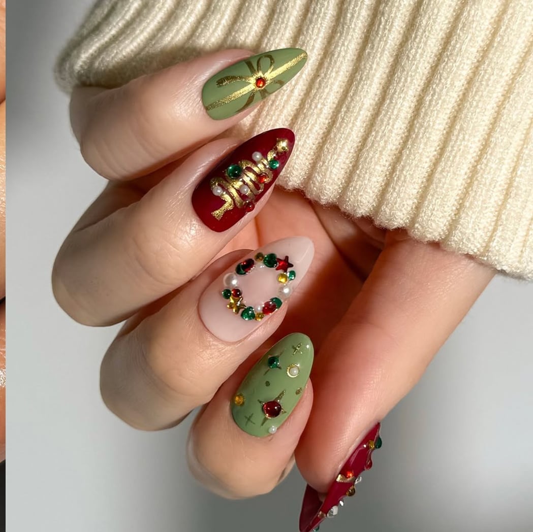 Christmas Jewel and Wreath Embellished Nails Christmas Jewel and Wreath Embellished Nails — Best Unique Nails