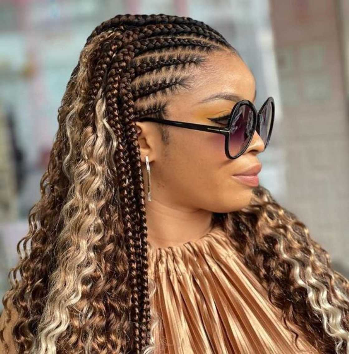 Stitch Braids with Wavy Blonde Highlights Stitch Braids with Wavy Blonde Highlights — Braids to the Back Ideas