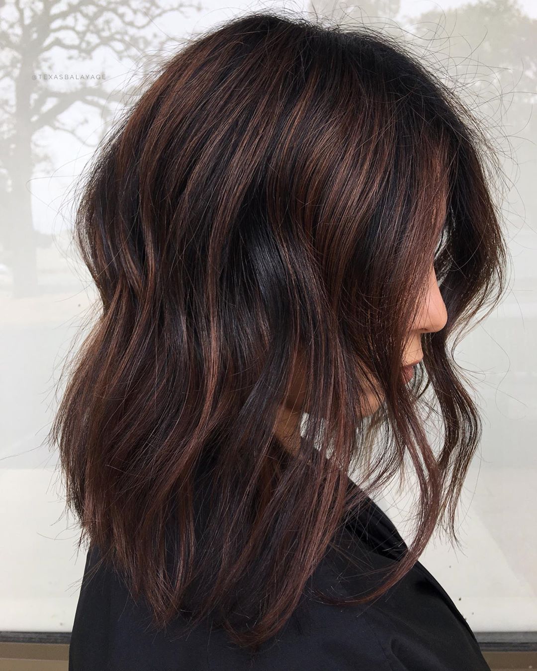Collarbone Lob With Subtle Lighter Brown Highlights — Brunette Hair Inspiration