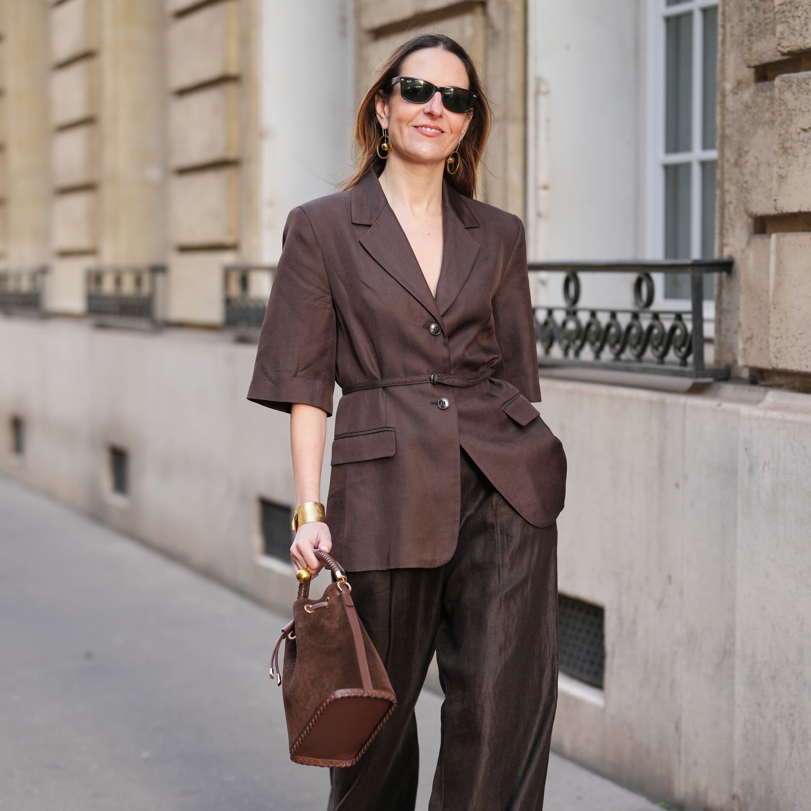 Brown Short-Sleeve Blazer with Wide-Leg Trousers and Self-Tie Belt Brown Short-Sleeve Blazer with Wide-Leg Trousers and Self-Tie Belt — Chic Brown Blazer Outfit