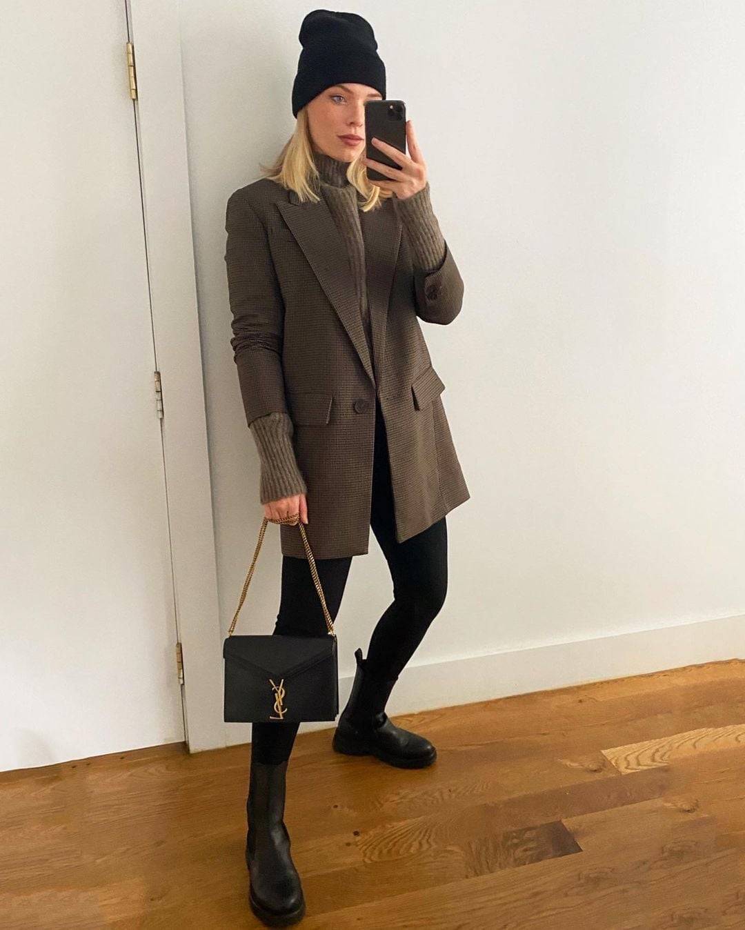 Oversized Brown Plaid Blazer with Gray Turtleneck and Combat Boots Oversized Brown Plaid Blazer with Gray Turtleneck and Combat Boots — Chic Brown Blazer Outfit